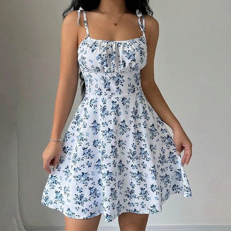 Vestido curto de praia feminino com estampa floral. - Avantche Ofc