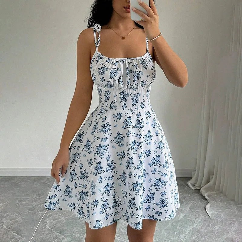 Vestido curto de praia feminino com estampa floral. - Avantche Ofc